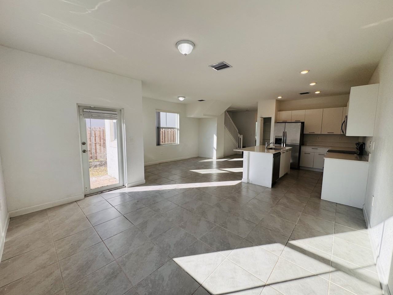 2437 - Photo 2 of 50