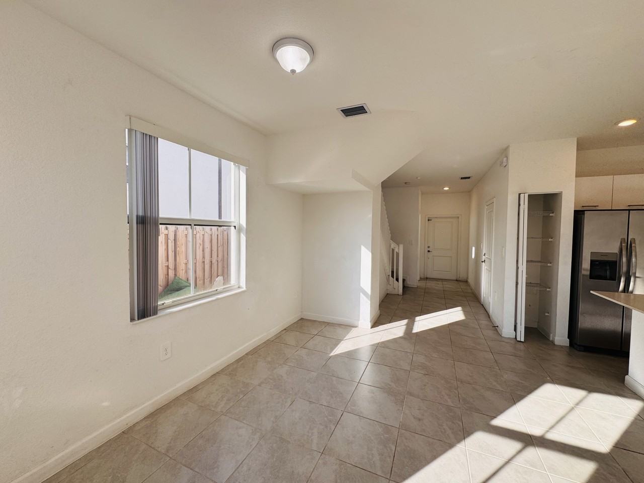 2437 - Photo 5 of 50