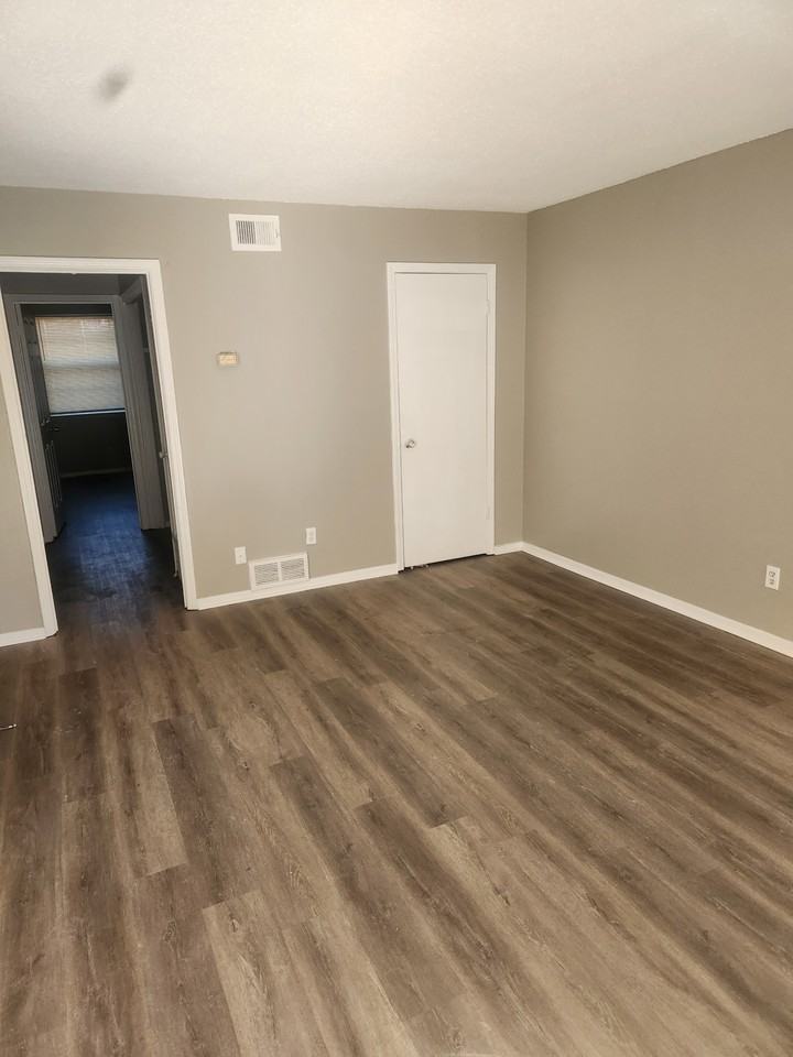 3307 Amselle Cir #1 - Photo 2 of 9