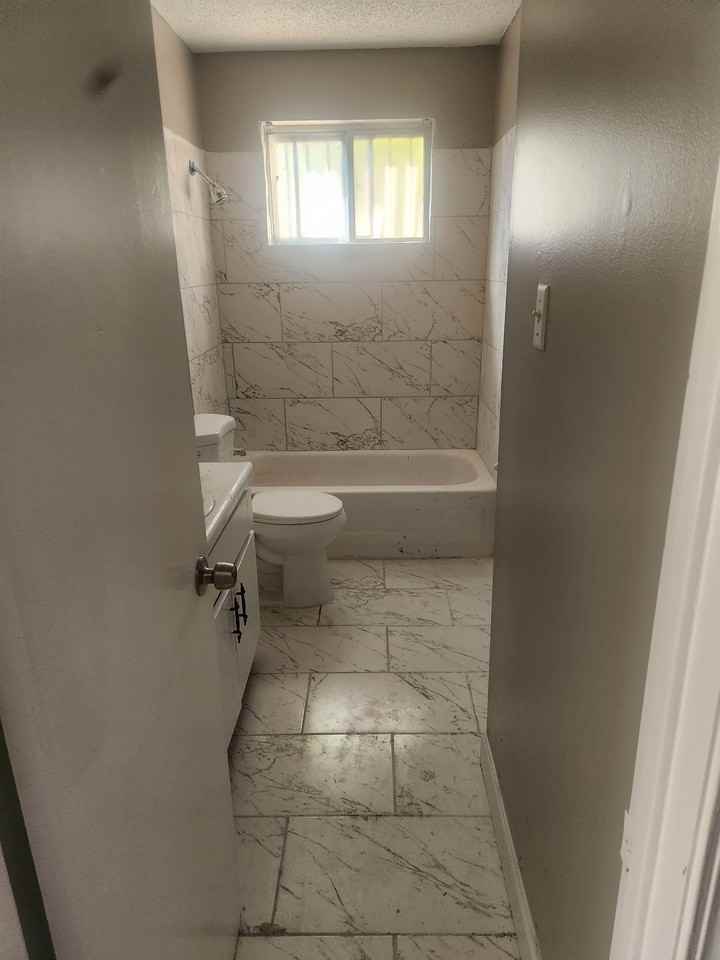 3307 Amselle Cir #1 - Photo 5 of 9