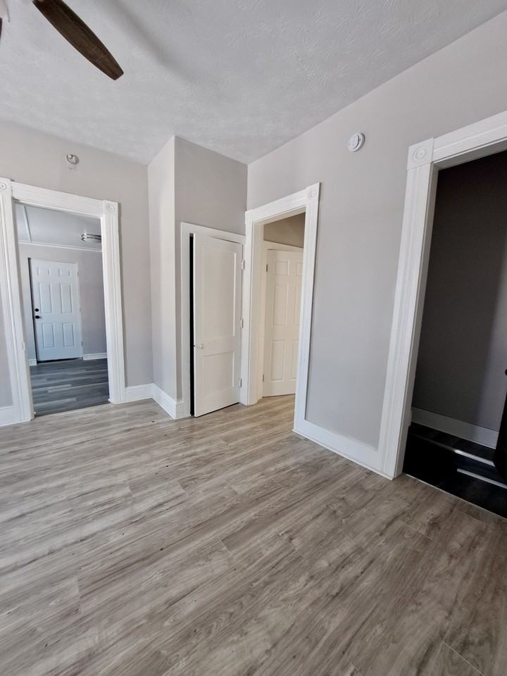 521 Wood St #521 - Photo 4 of 10