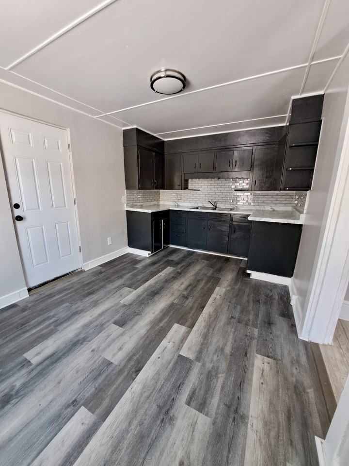 521 Wood St #521 - Photo 7 of 10