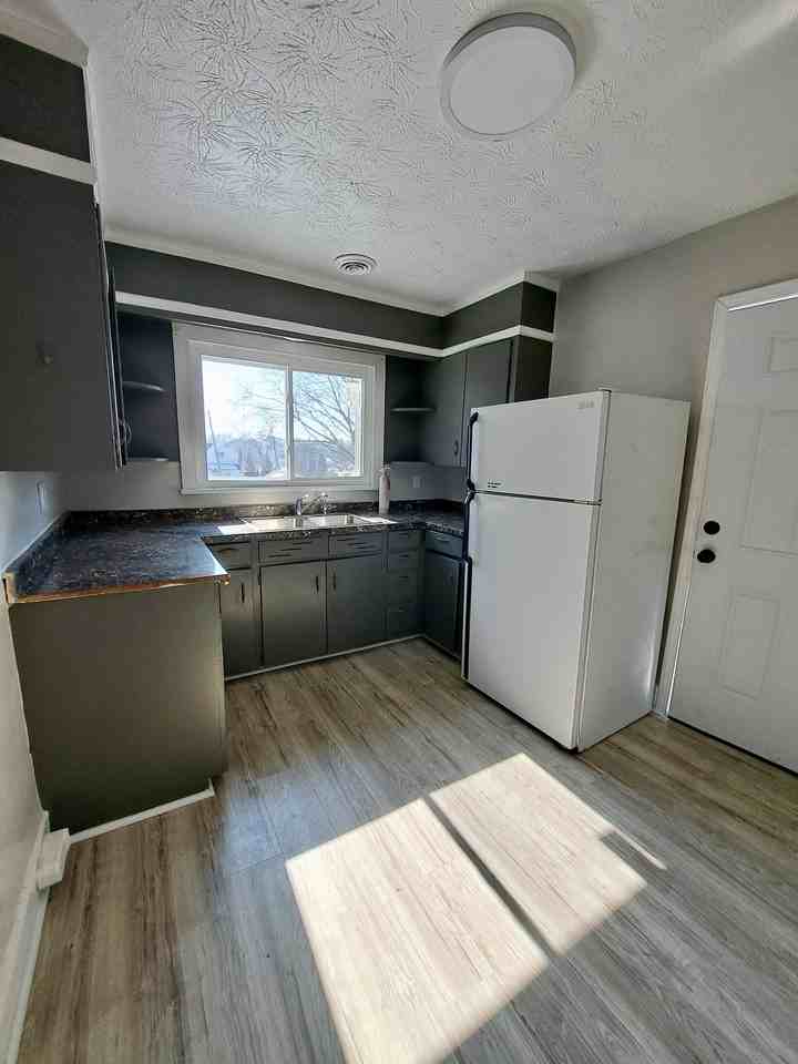 523 Wood St #523 - Photo 2 of 8