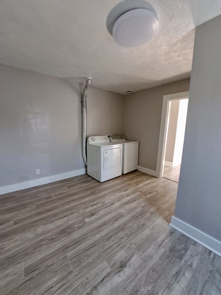 523 Wood St #523 - Photo 7 of 8