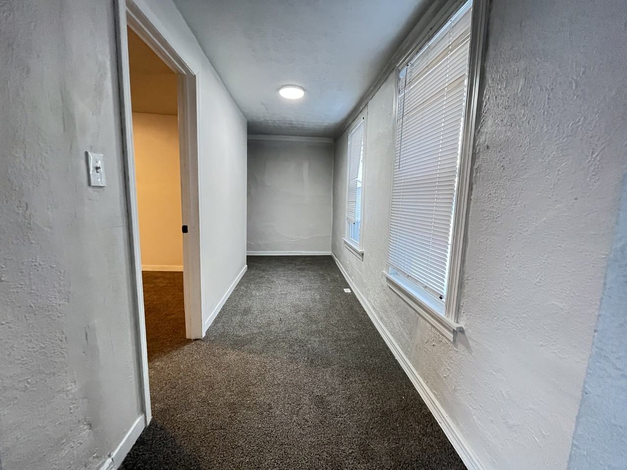 913 Camp St #1 - Photo 3 of 11