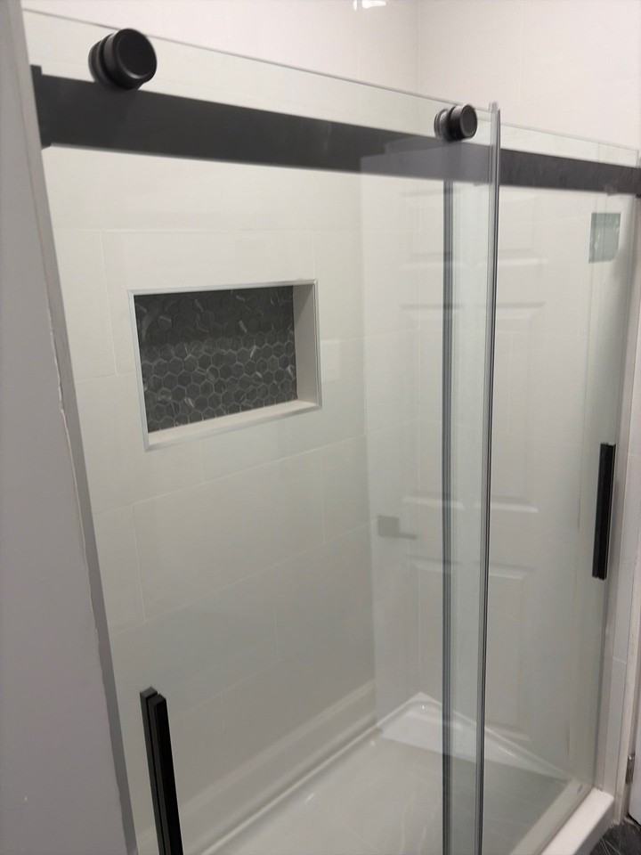 6022 Pine St #2 - Photo 5 of 13