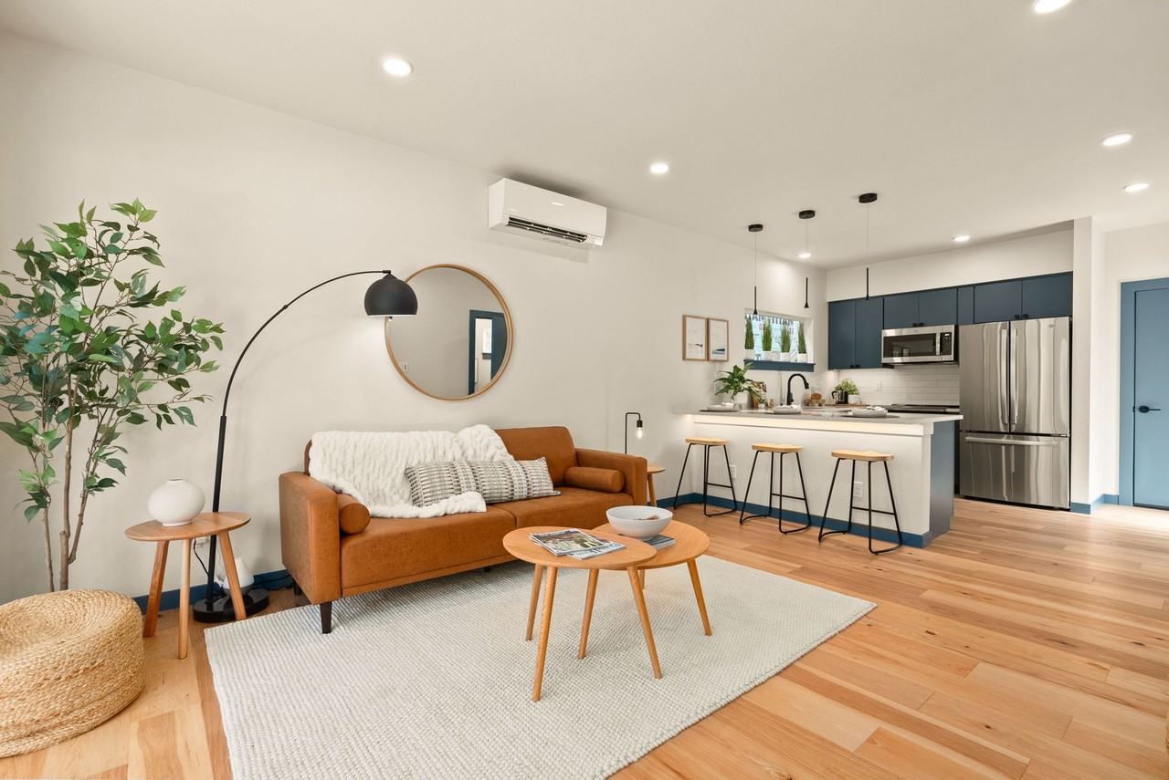 950 Ne Norton Ave #1 - Photo 5 of 17