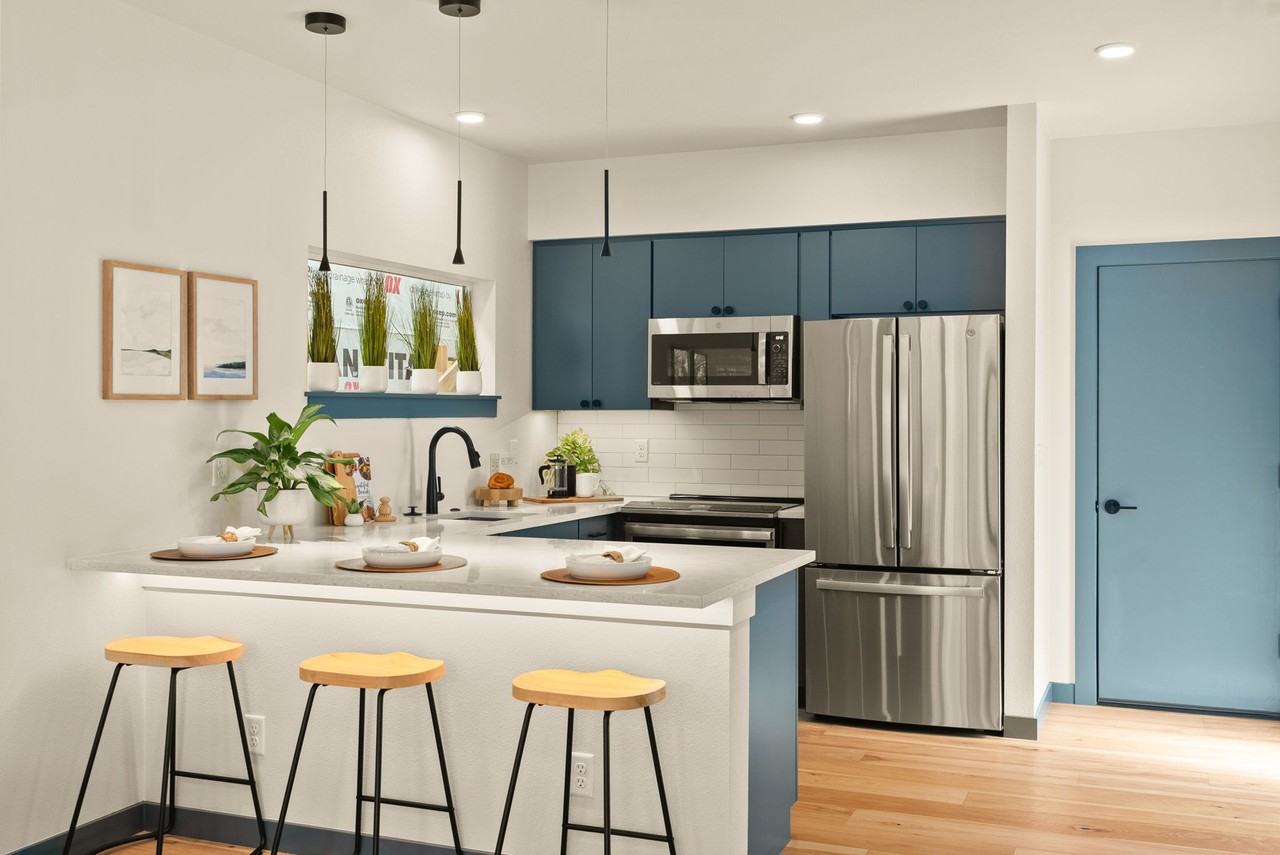 950 Ne Norton Ave #1 - Photo 6 of 17