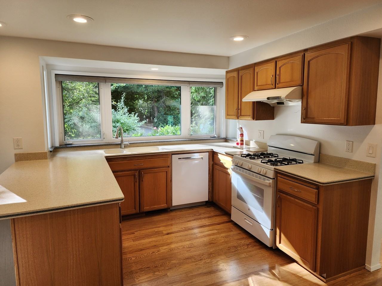 4227 212th Ave Ne #1 - Photo 5 of 21