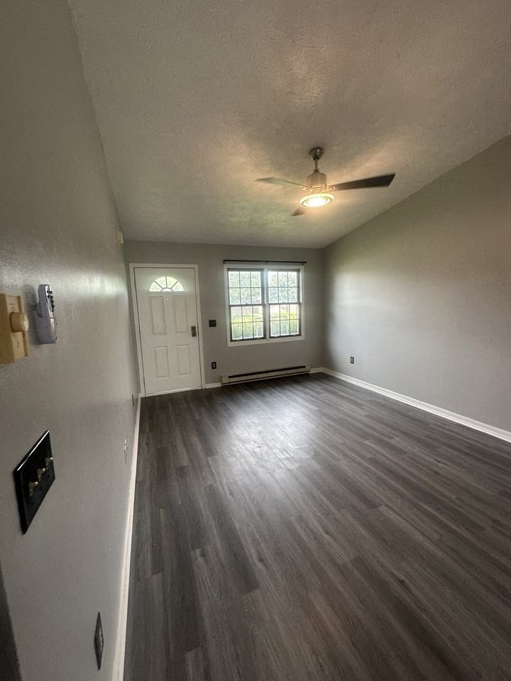 1480 Wayne St #D - Photo 4 of 9