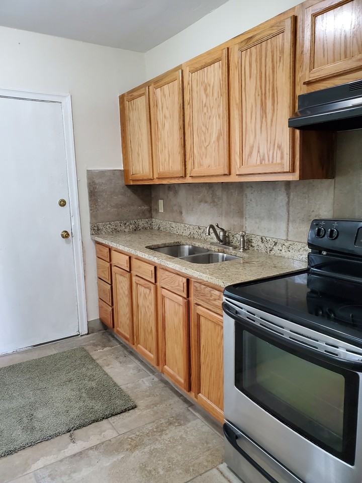 1739 Dairy St #1 - Photo 3 of 16