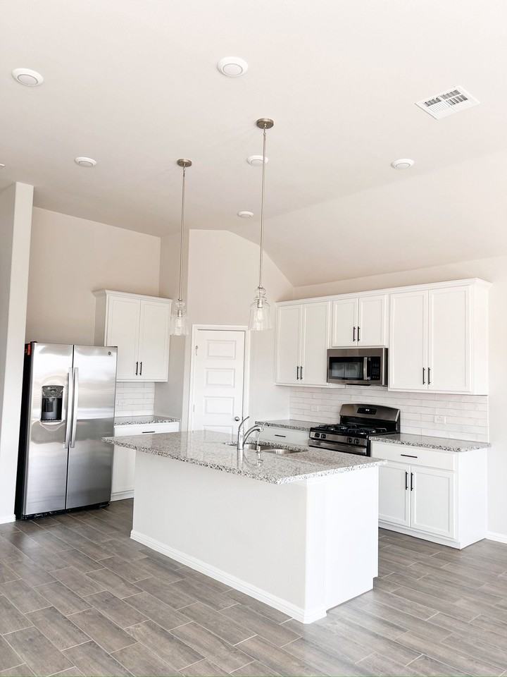 13124 Zion Dr #1 - Photo 3 of 10