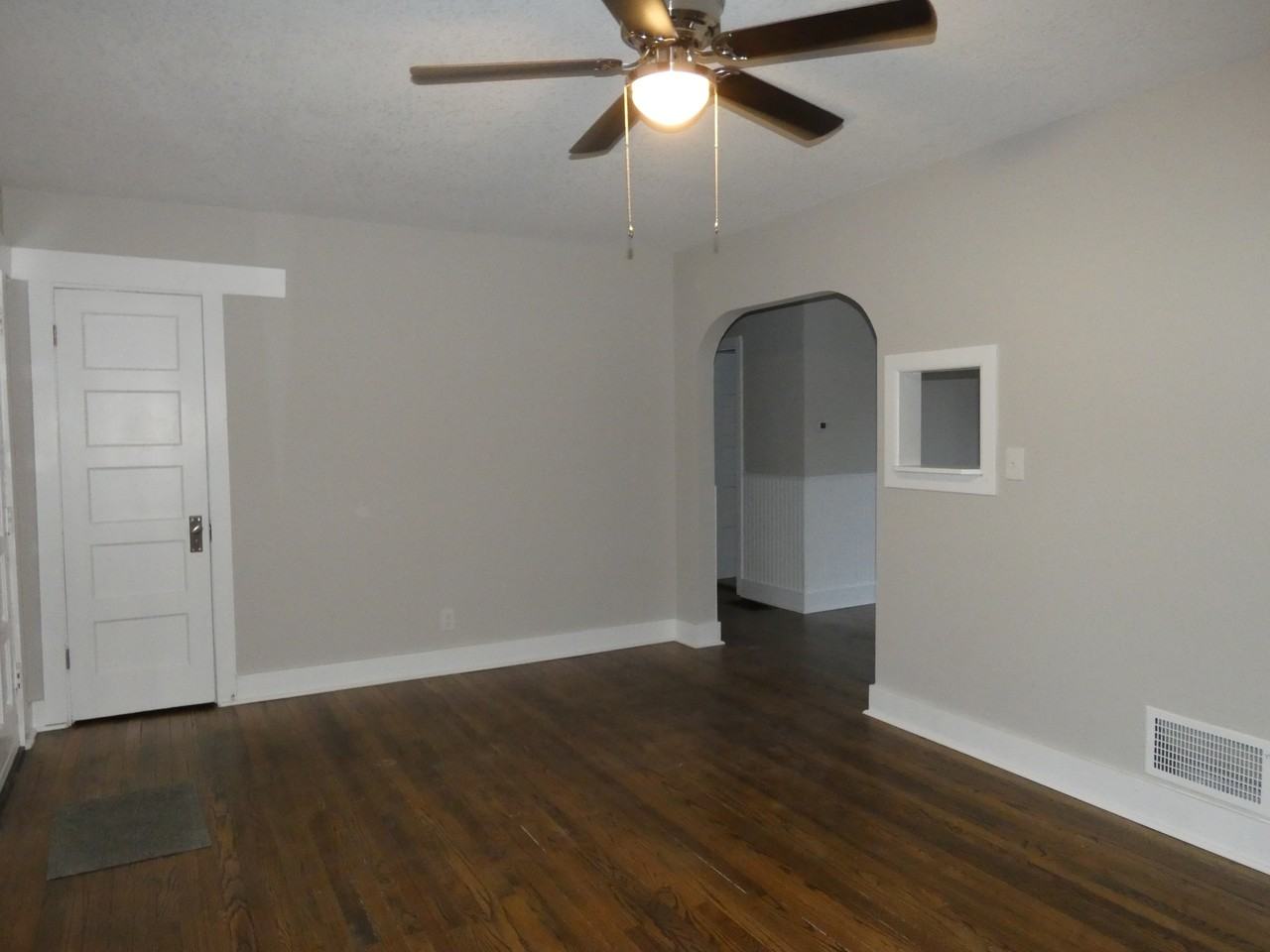 4721 Ne 47th Ter - Photo 3 of 15