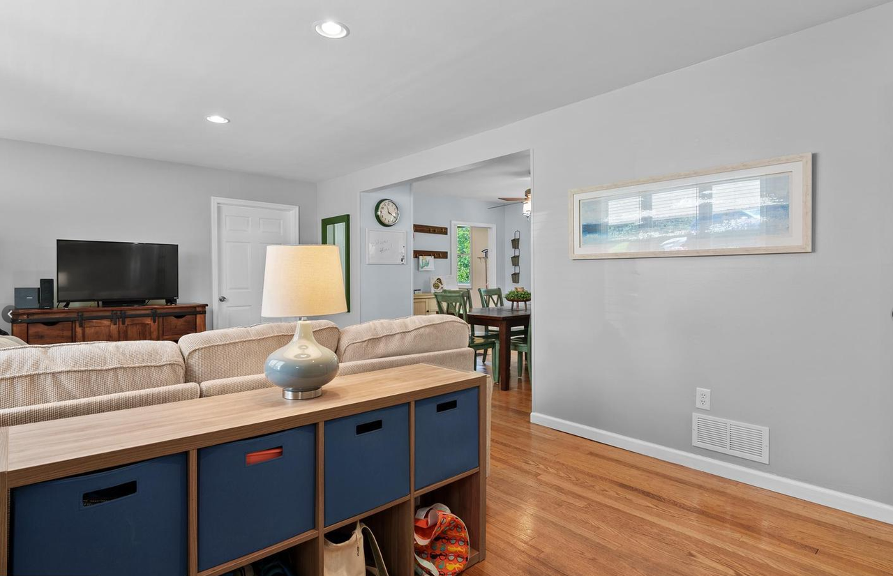 310 4th Ave #1 - Photo 2 of 18