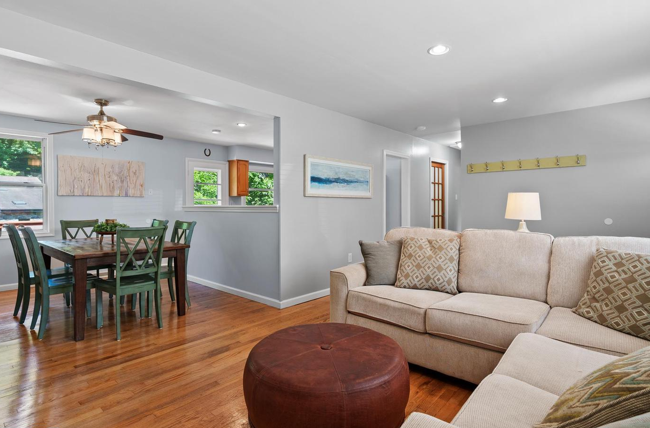 310 4th Ave #1 - Photo 4 of 18