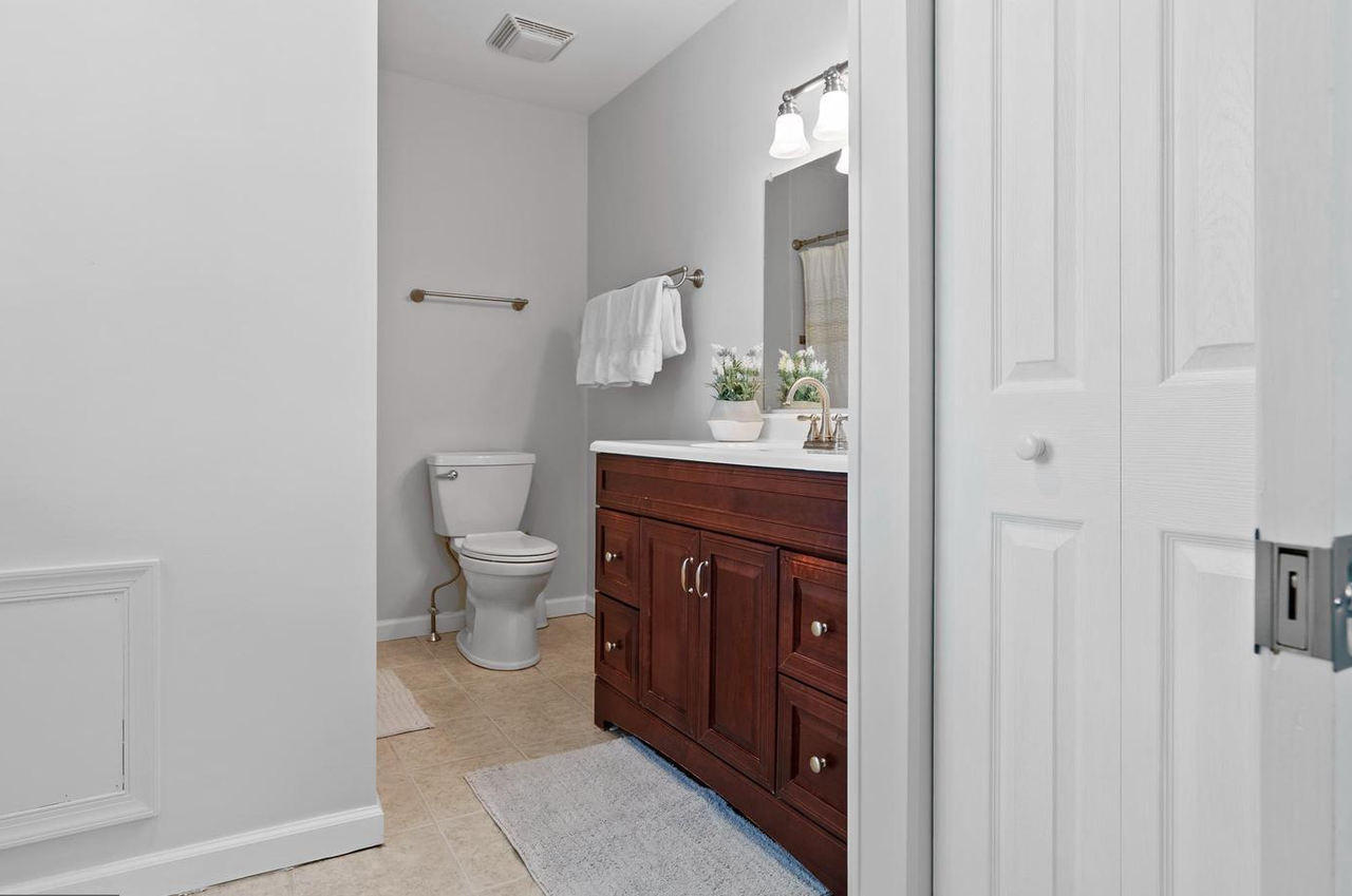 310 4th Ave #1 - Photo 7 of 18