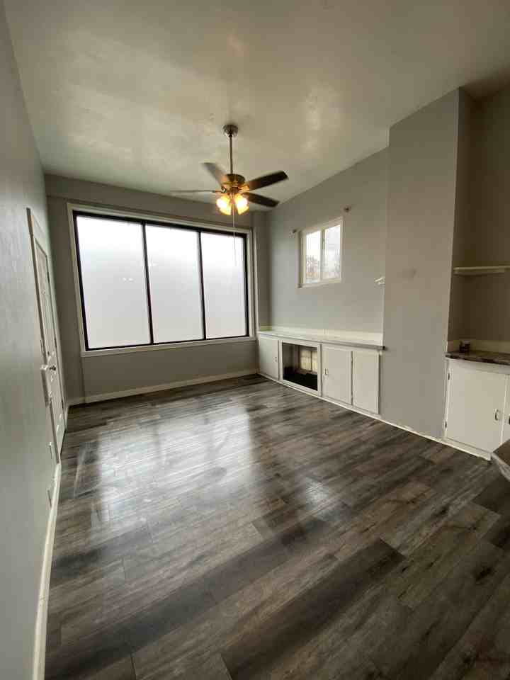 170 Maple St #E - Photo 3 of 6