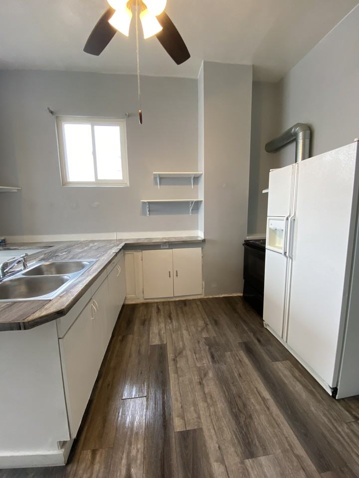 170 Maple St #E - Photo 5 of 6