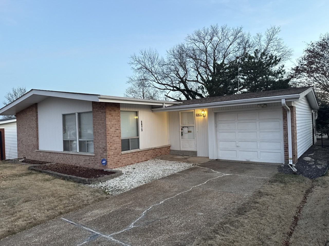 1475 Hollywood Ln #1 - Photo 3 of 25