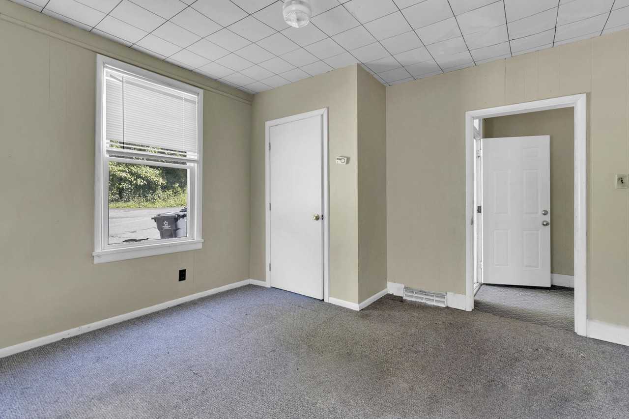 356 Stewart St #1 - Photo 4 of 14