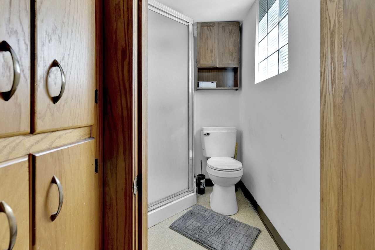 344 Stewart St #1 - Photo 4 of 18