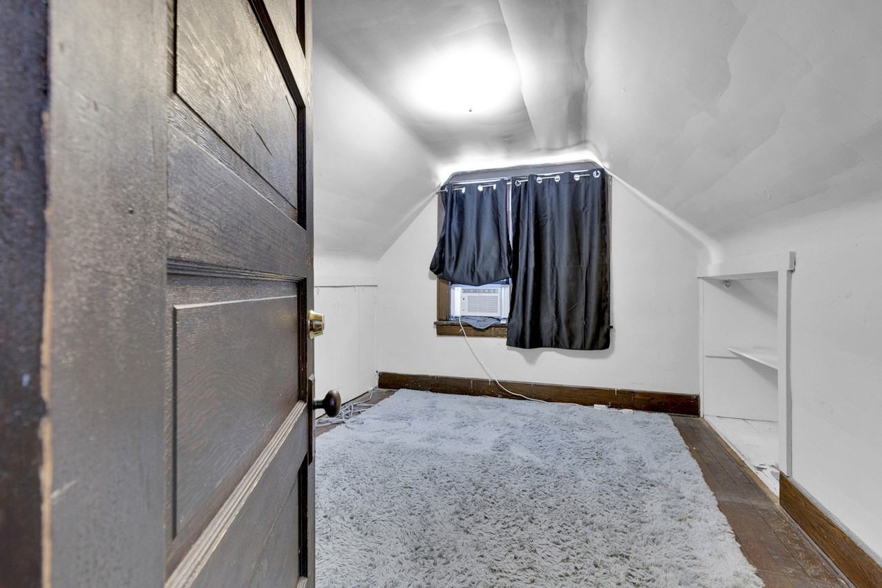 344 Stewart St #1 - Photo 6 of 18