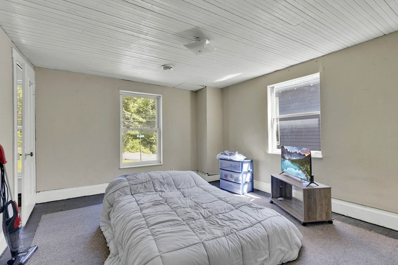 352 Stewart St #1 - Photo 5 of 15