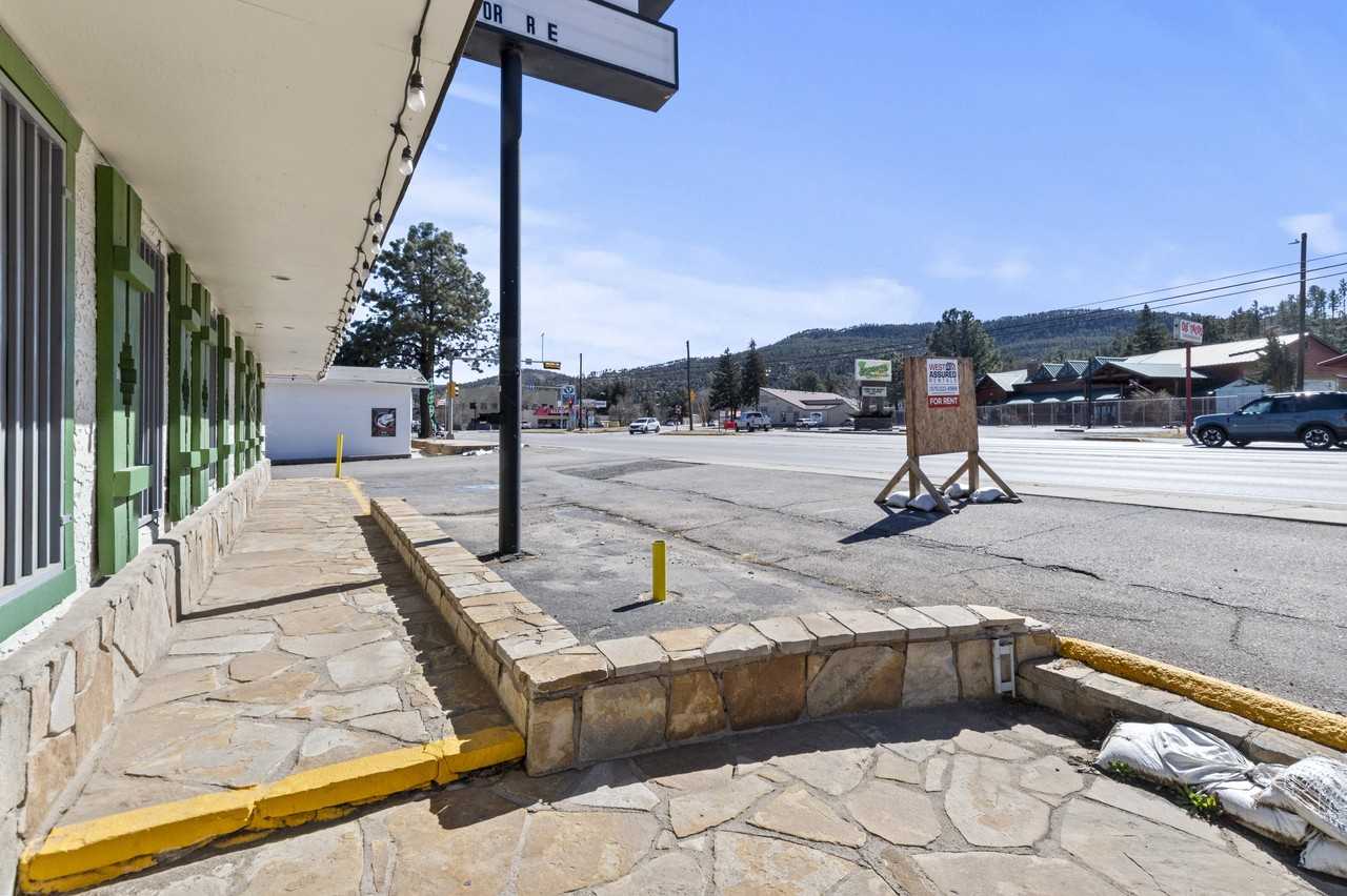 360 Sudderth Dr #1 - Photo 3 of 50