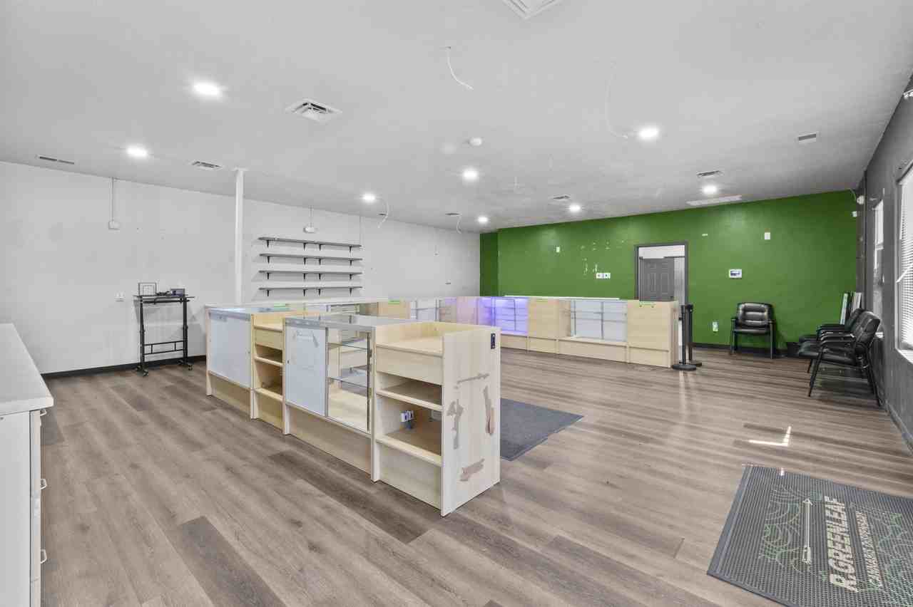 360 Sudderth Dr #1 - Photo 5 of 50