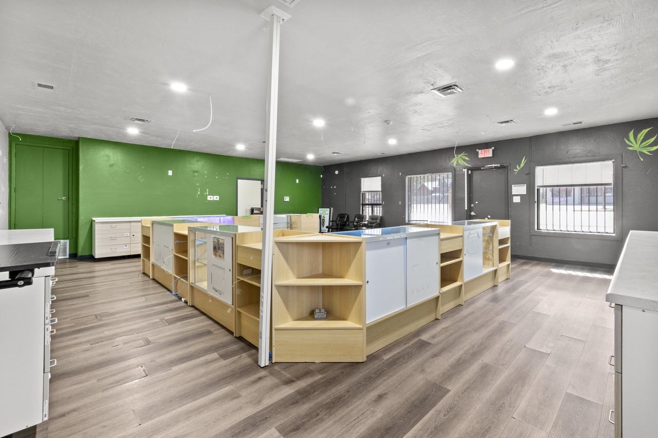 360 Sudderth Dr #1 - Photo 6 of 50