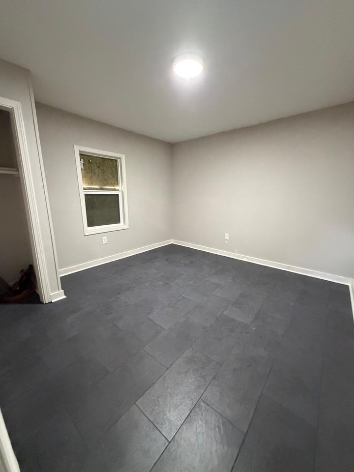 744 Baltimore St #1 - Photo 5 of 10