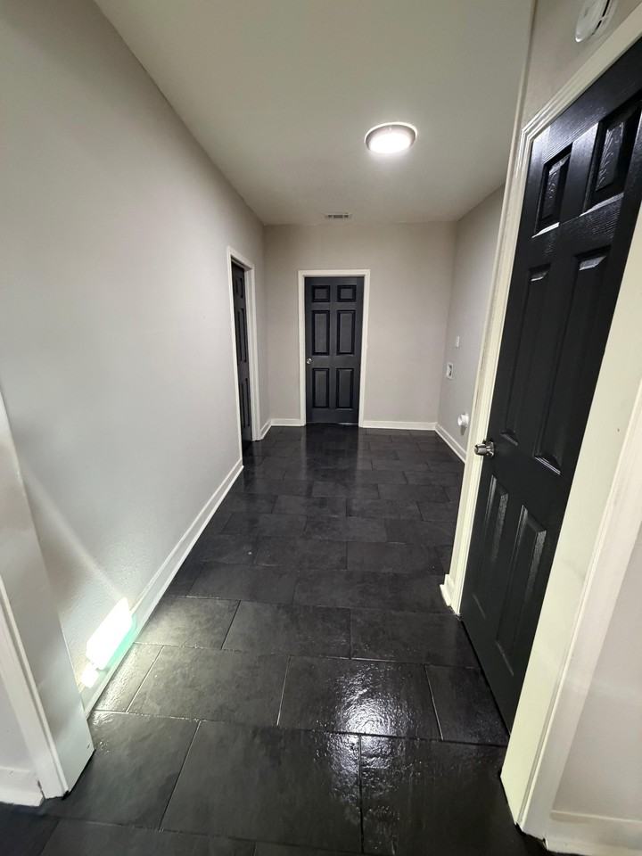 744 Baltimore St #1 - Photo 7 of 10