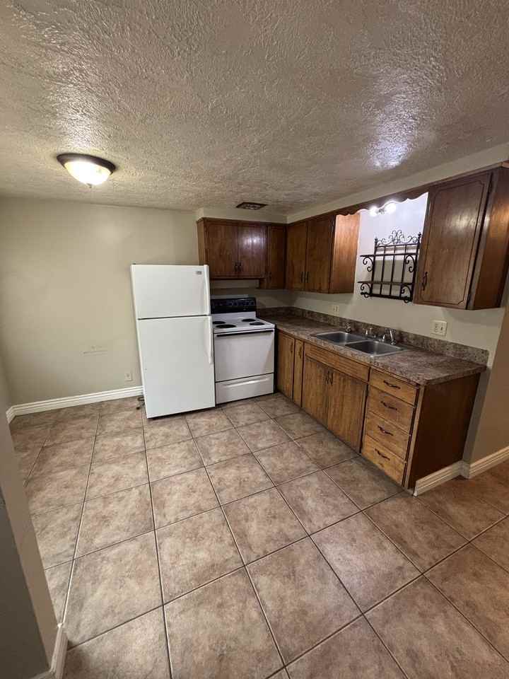 388 Tall Ave #388 - Photo 2 of 12