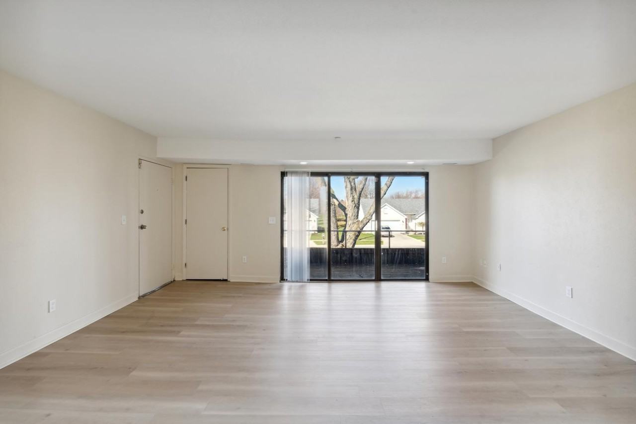 5560 Heatherdowns Boulevard - 225560 Heatherdowns Boulevard5560 Heatherdowns Boulevard #22 - Photo 3 of 14