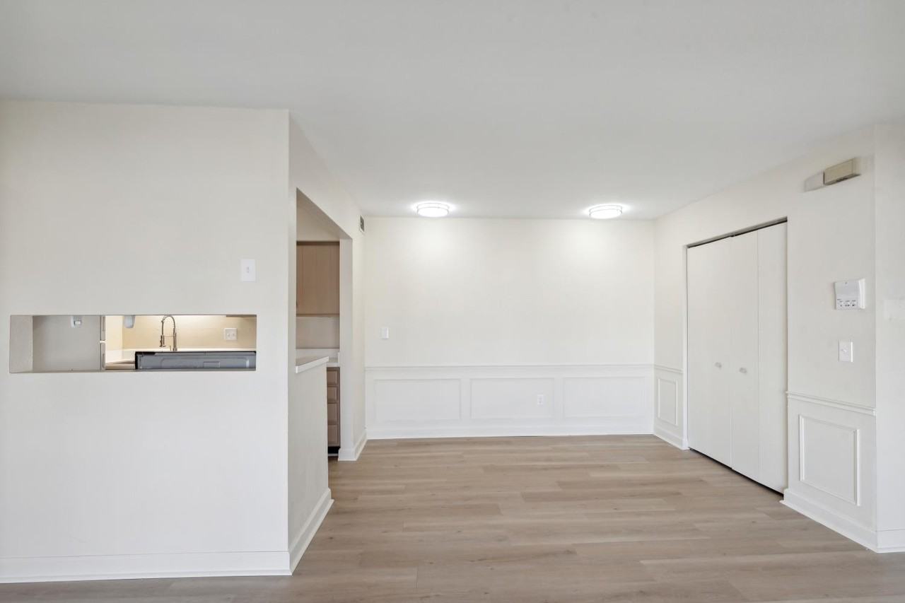 5560 Heatherdowns Boulevard - 225560 Heatherdowns Boulevard5560 Heatherdowns Boulevard #22 - Photo 6 of 14