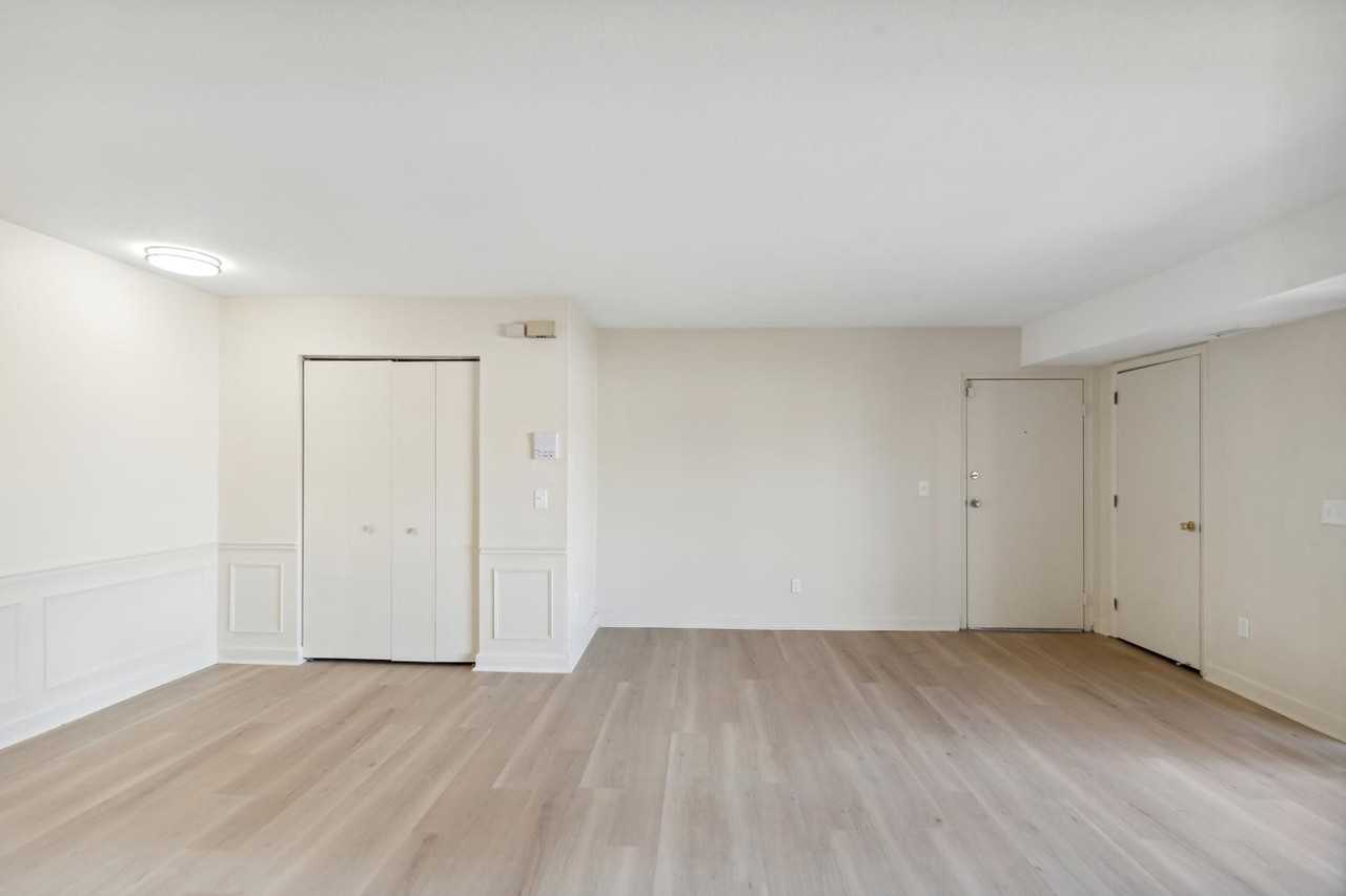 5560 Heatherdowns Boulevard - 225560 Heatherdowns Boulevard5560 Heatherdowns Boulevard #22 - Photo 7 of 14