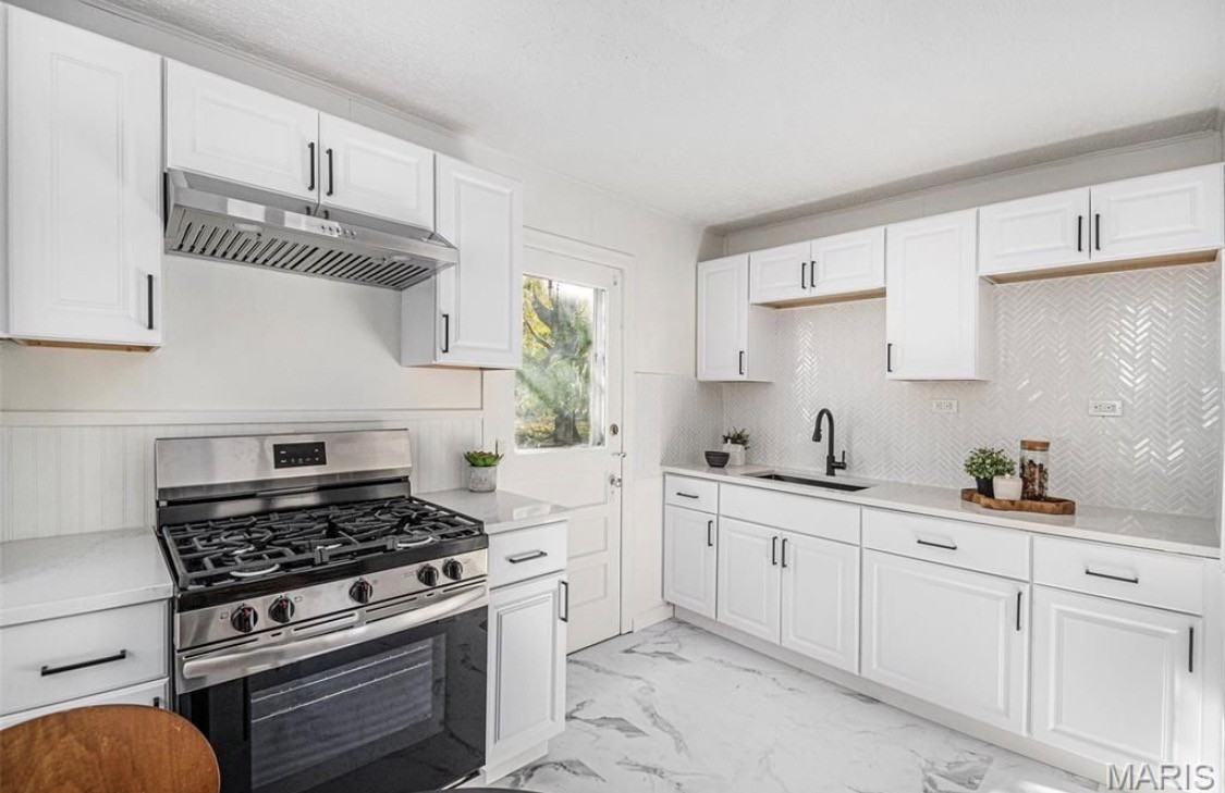 24 Lamar Dr #1 - Photo 3 of 12