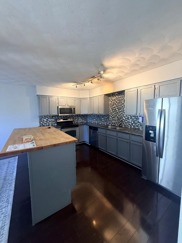 3131 Turning Mill Dr #1 - Photo 7 of 20