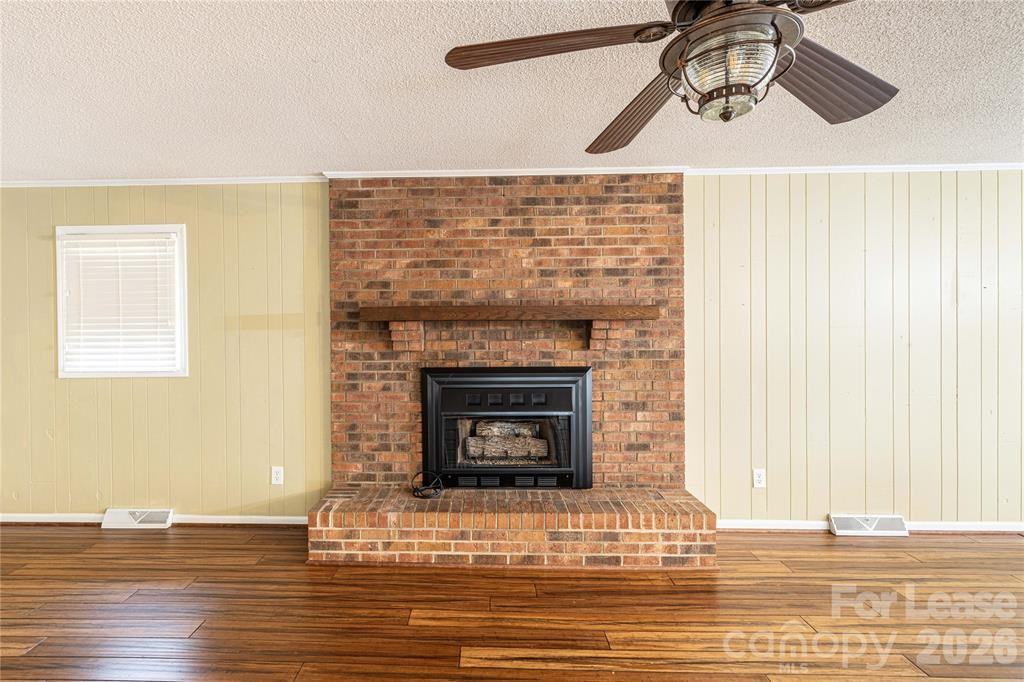 24752 Kates Dr #1 - Photo 5 of 33