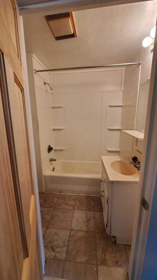 419 Delaware St - Photo 3 of 10