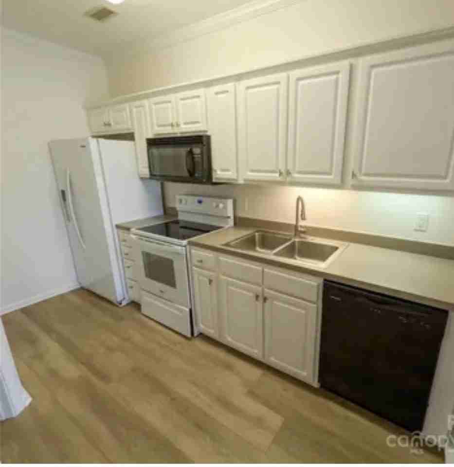 1410 4th Street Drive Northwest - 303Unit 303 #303 - Photo 4 of 8