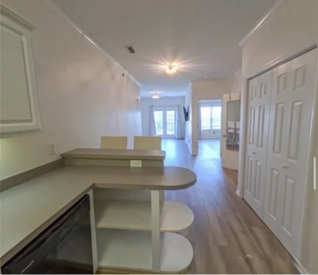 1410 4th Street Drive Northwest - 303Unit 303 #303 - Photo 5 of 8