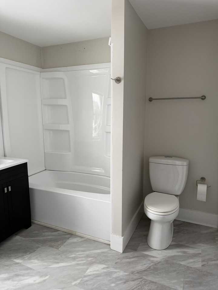 1410 E Madison St #B - Photo 6 of 11