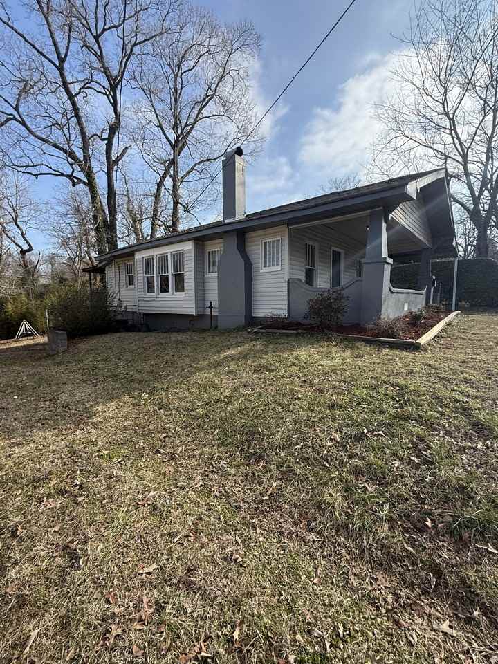 605 80th St S #1 - Photo 5 of 20