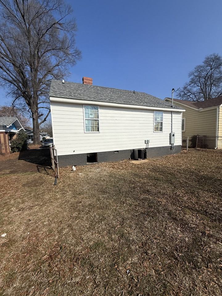 931 4th Ter W #1 - Photo 4 of 4