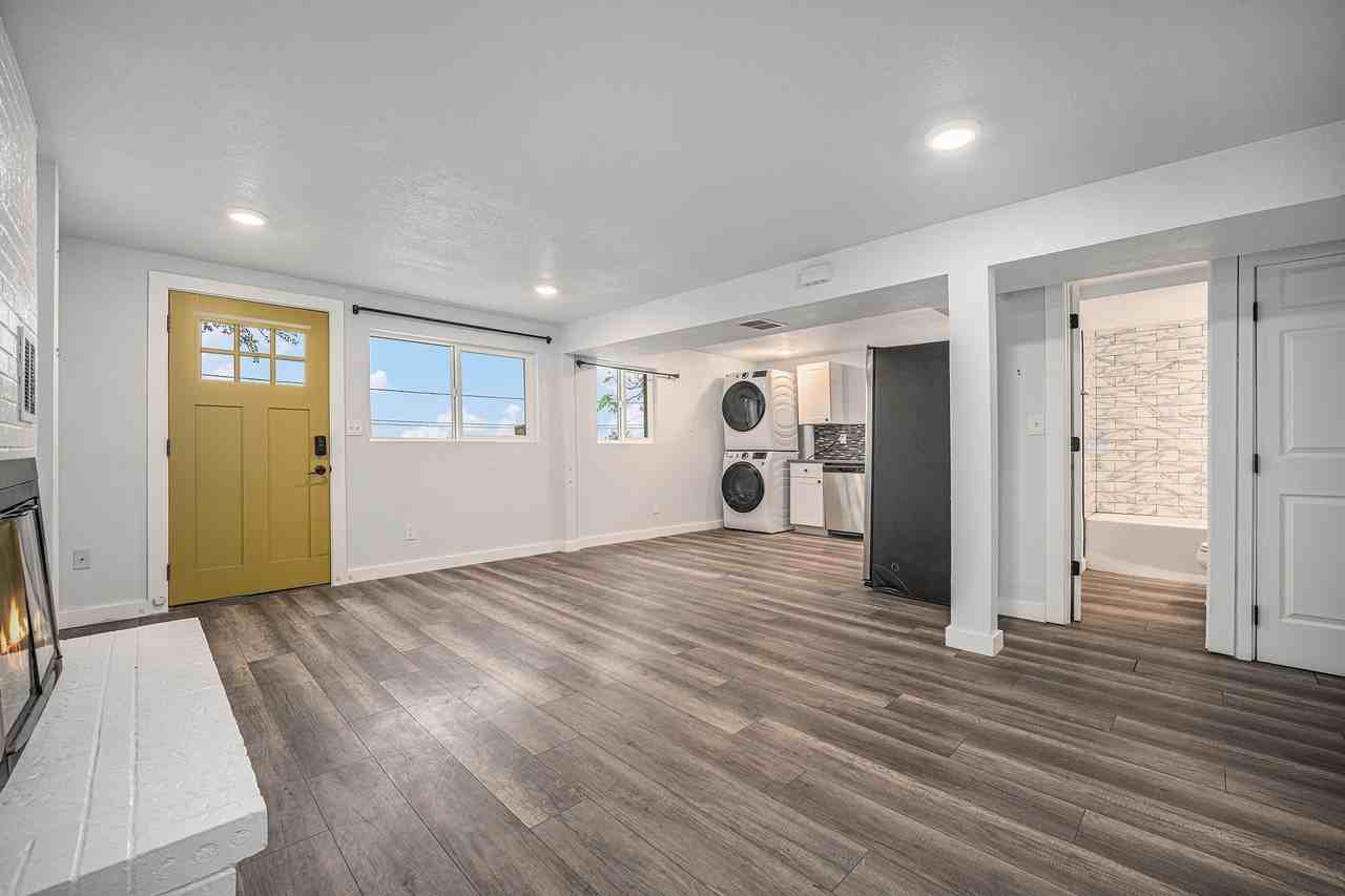 3380 S Canosa Ct #1 - Photo 3 of 10