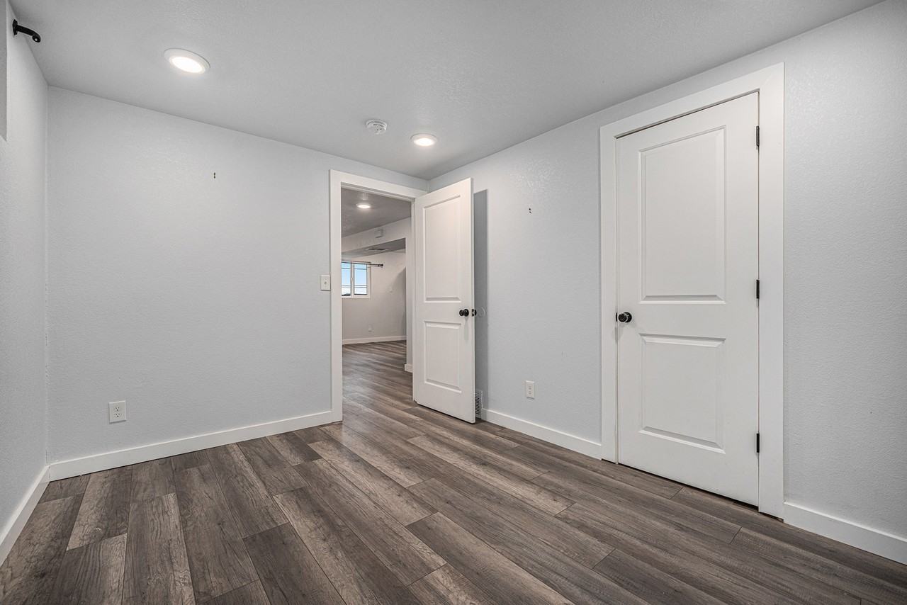 3380 S Canosa Ct #1 - Photo 6 of 10