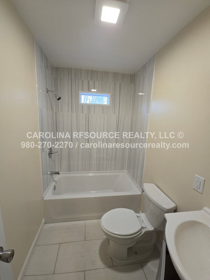 638 Miller St #1 - Photo 5 of 10