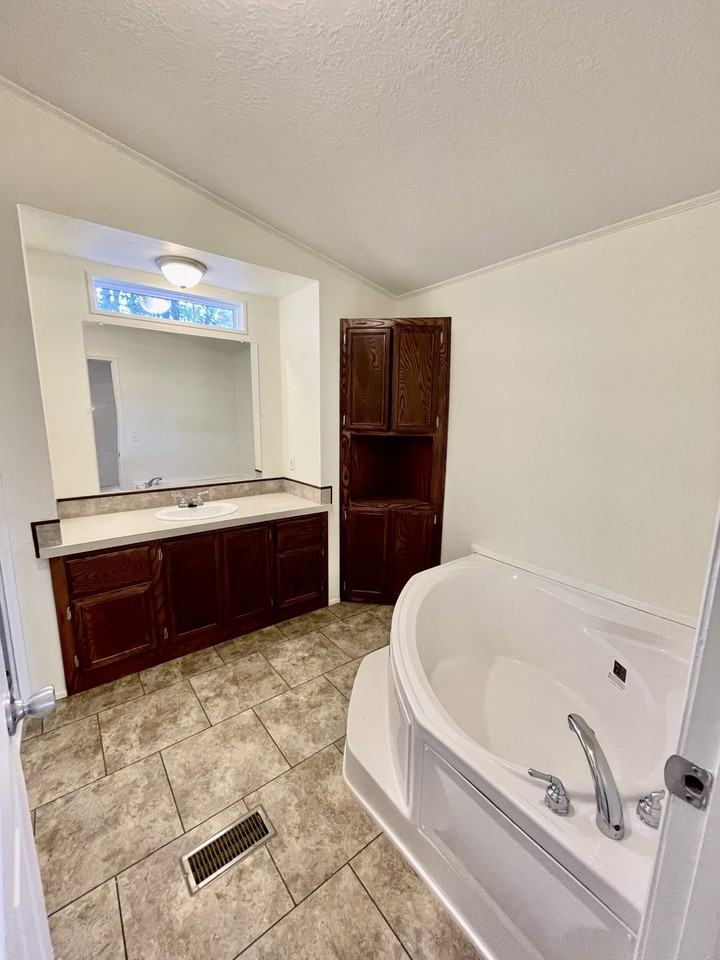 129 Bonanza Dr #1 - Photo 5 of 14