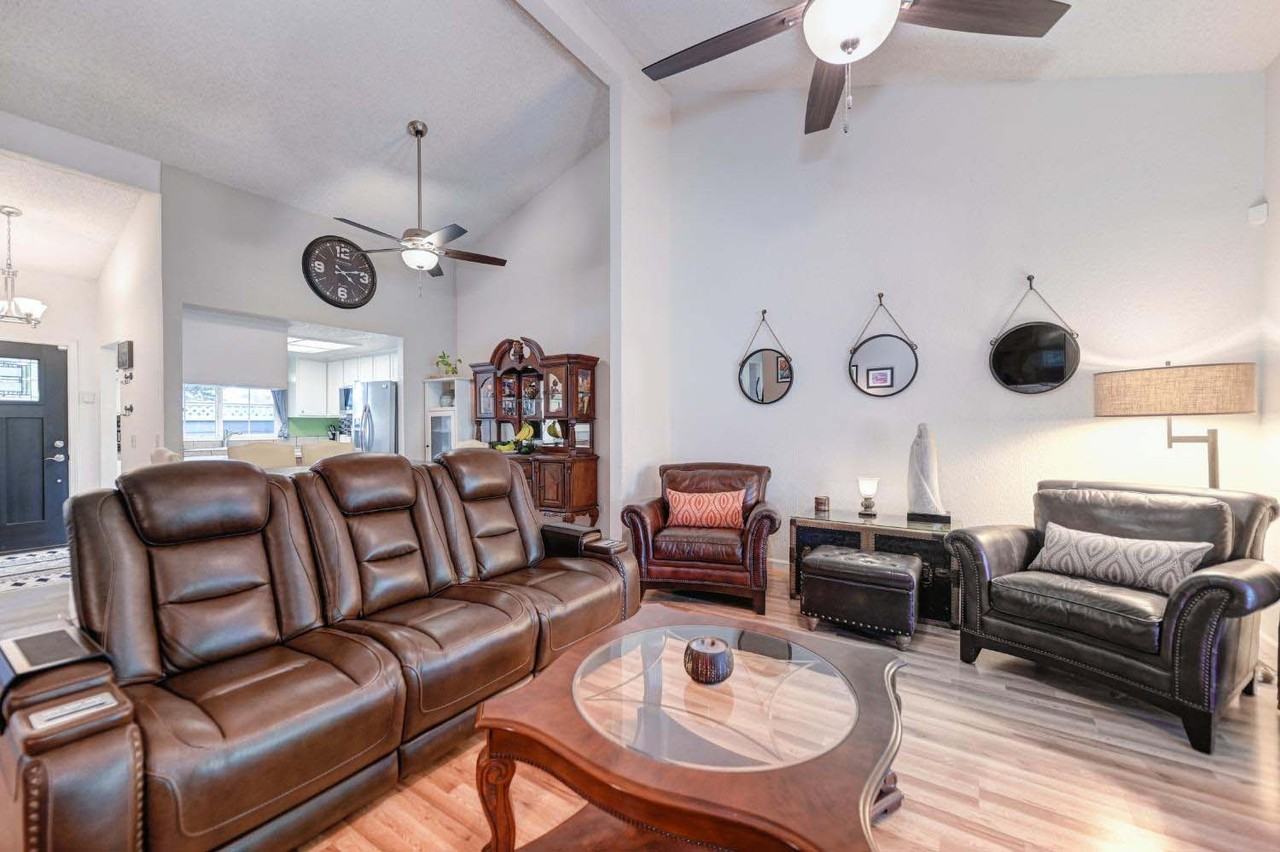 821 Florin Rd - Photo 6 of 44